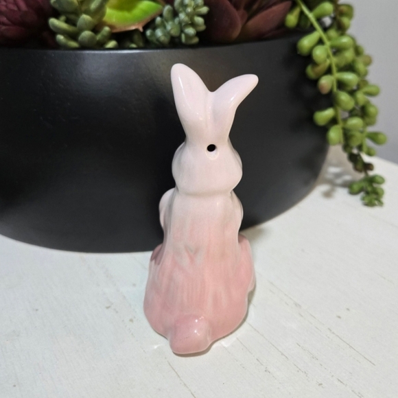 Shell Pink Bunny Rabbit Pie Vent Funnel Le Creuset Like A Pie Bird NLA - Picture 2 of 9